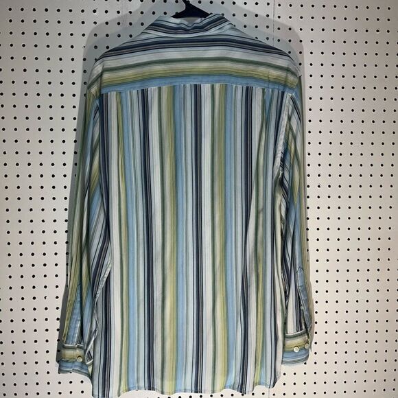 Tommy Bahama button-down shirt - Picture 2 of 5